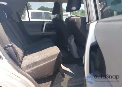 2010 Toyota 4Runner Sr5 V6 z USA, uszkodzony, nr VIN JTEZU5JR6A5007332